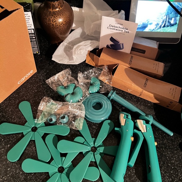 Carote Cookware Forest Green Click On Handles 27 PC Set New In Box - Picture 15 of 17